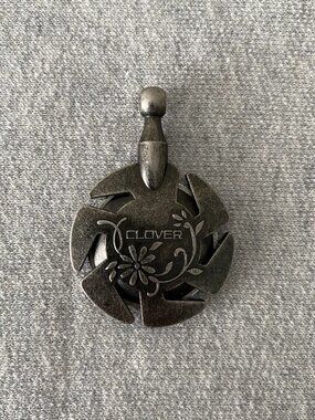 NWOT Clover Yarn Cutter Pendant Antique Silver